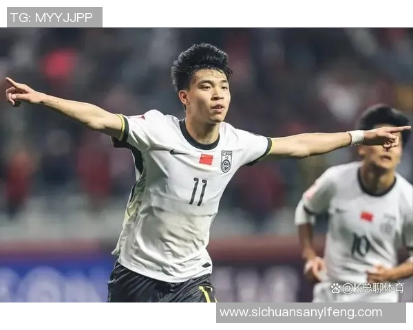 足球明星比耶的精彩瞬间与魅力照片集锦，尽显球场风采与个人魅力