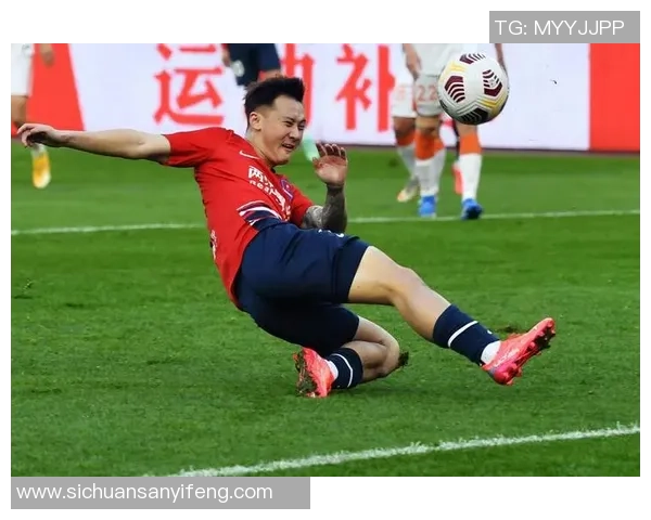 重庆与武汉足球队耐力对决赛后分析与总结